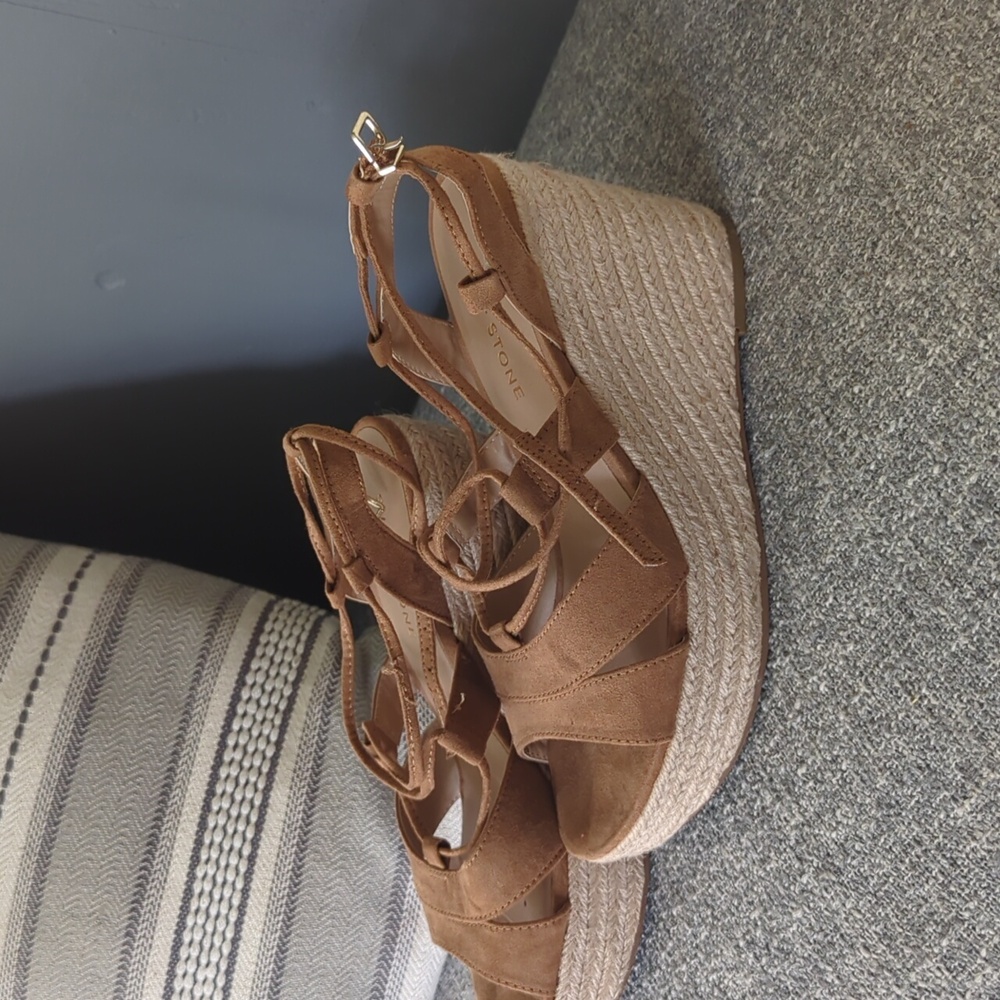 Sun Stone tan wedge sandal women's size 8